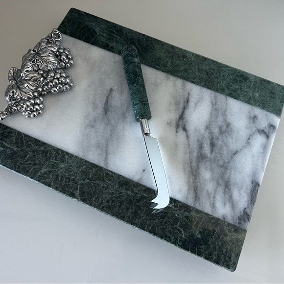 Vintage Arthur Court Marble Cheese Board & Cheese Knife 8-1/4” x 11-3/4” x 1-3/4 - Picture 2 of 7